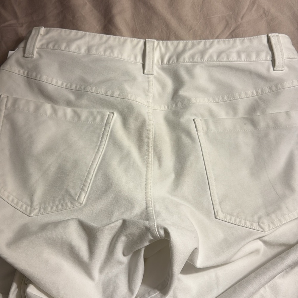 Lululemon - Picture 4 of 7